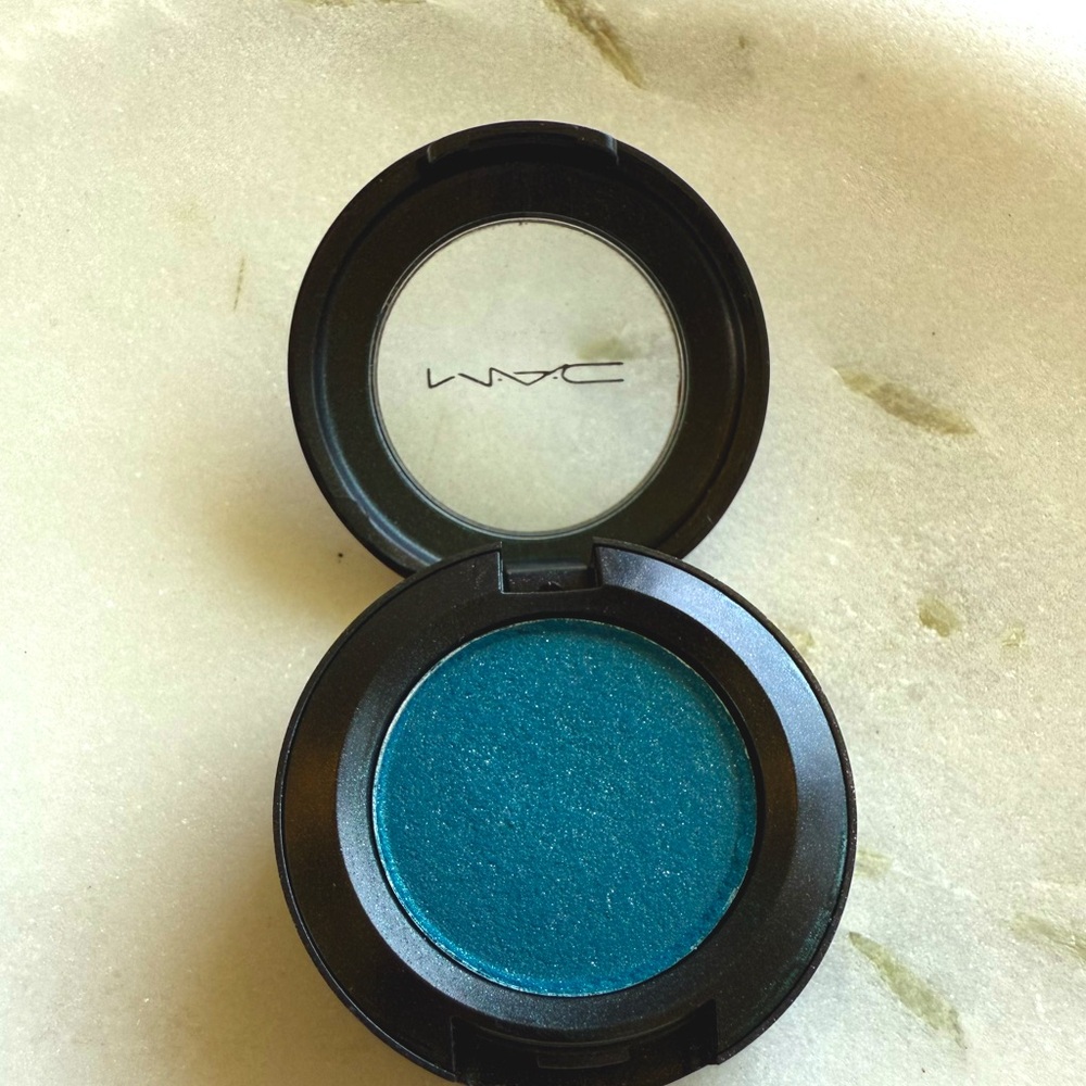 Discontinued* Rare* MAC Pompous Blue Velvet Eyeshadow